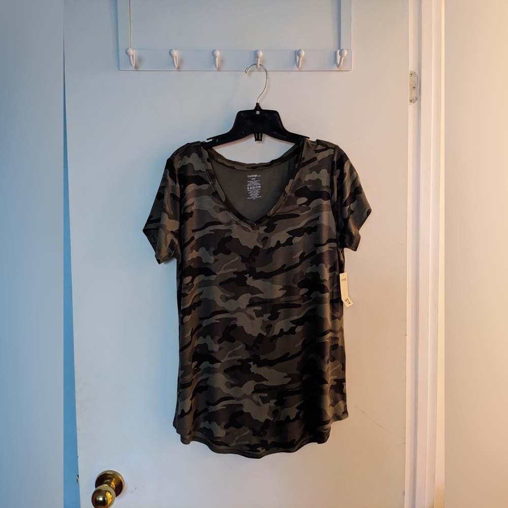 George t-shirt green camouflage size medium